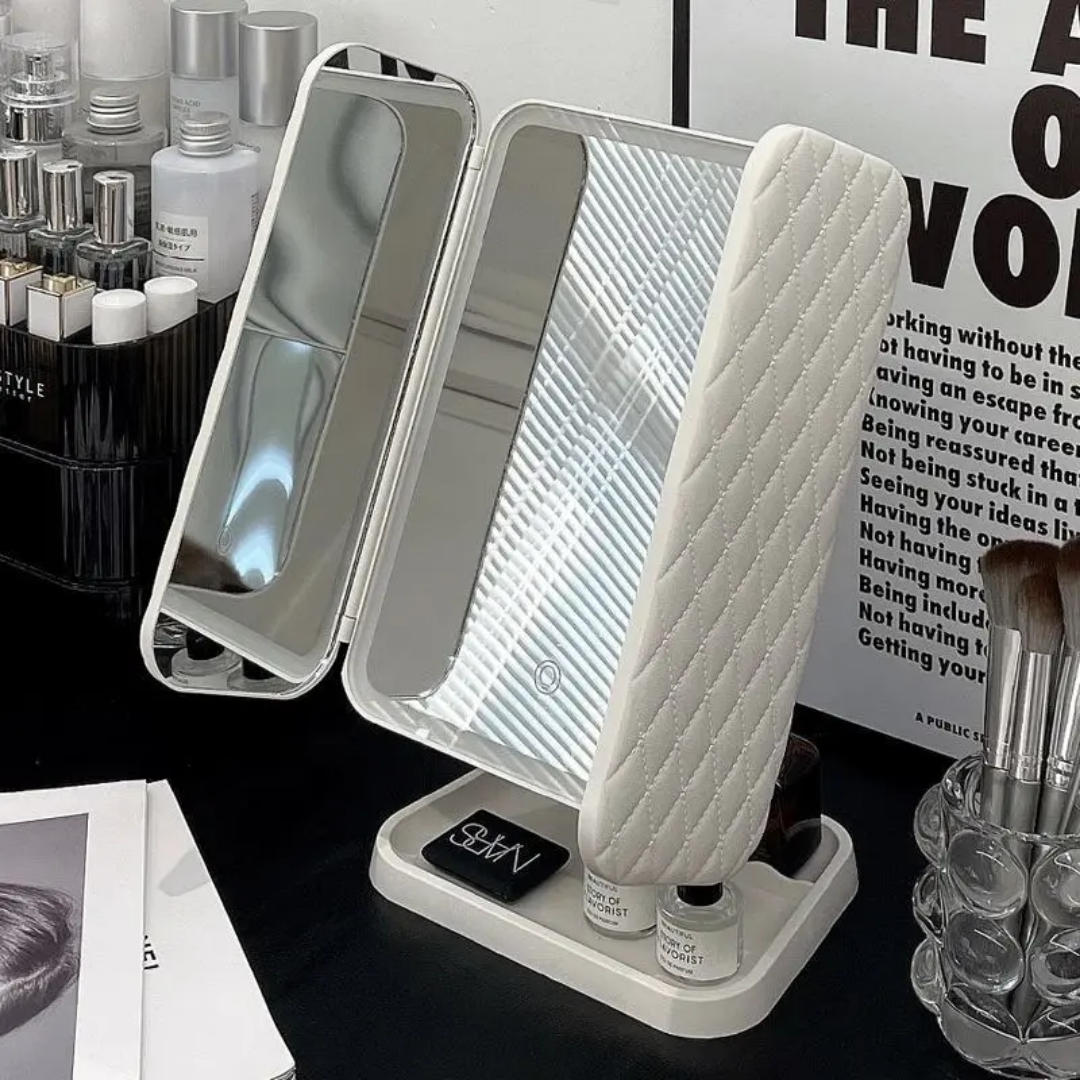 LumiFace™ – Miroir LED 3 Volets Beauté Pour Femme